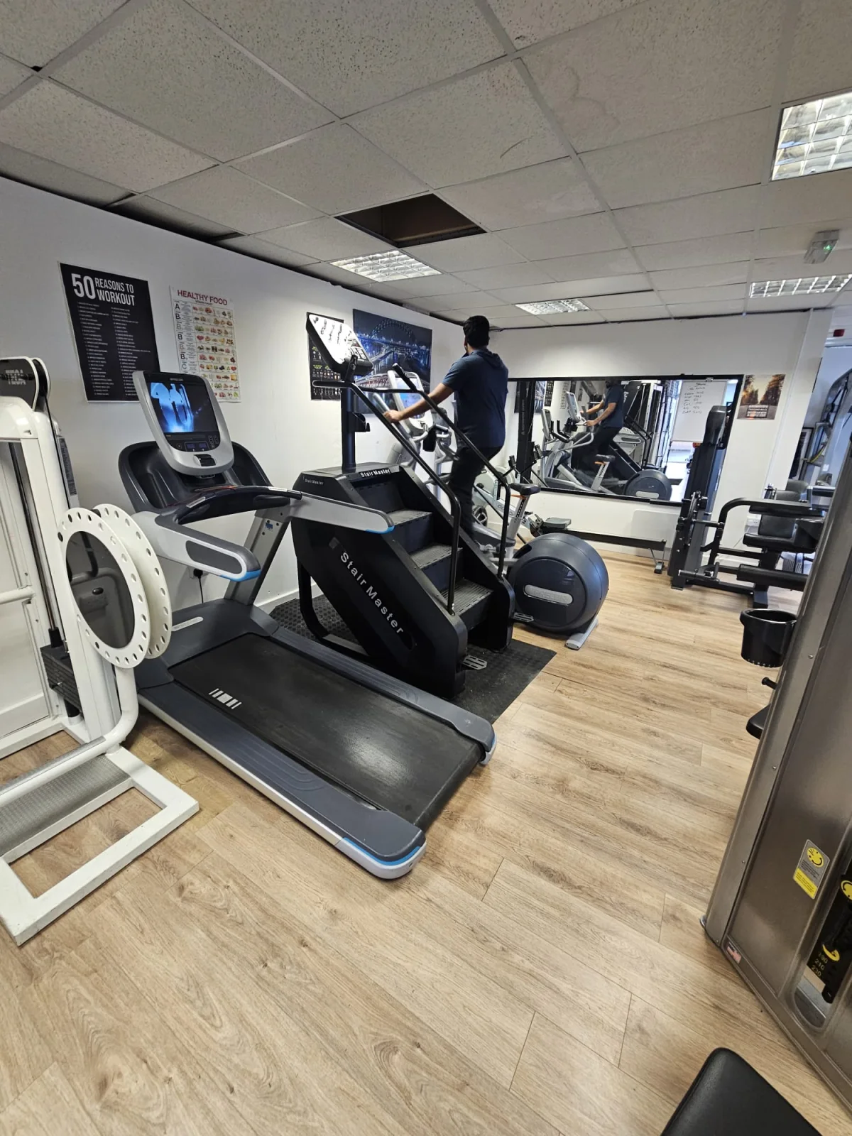 Treadmill, stair climber, bikes and rowers in the SY1 Fitness cardio zone
