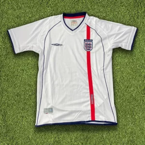 england-02-retro-football-top